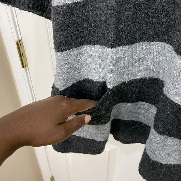 Fenn Wright Manson short sleeve grey striped turtleneck sweater with pockets - Picture 2 of 11